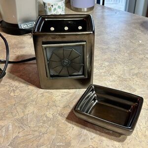 Ceramic Scentsy Wax Warmer with Tray and bulb